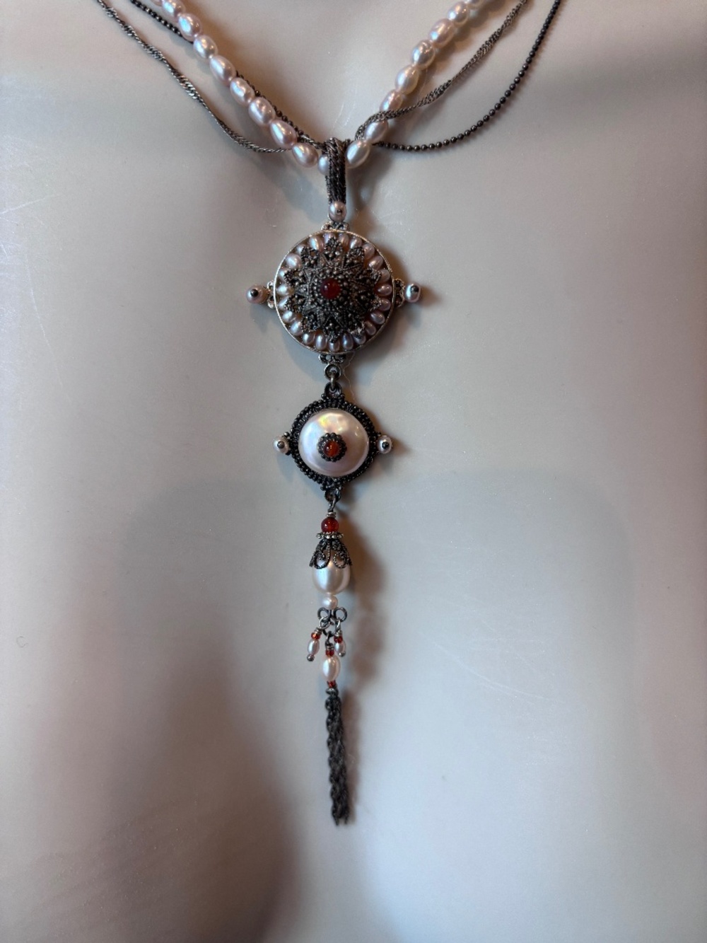 Vintage 2008 Satellite Paris freshwater pearl necklace